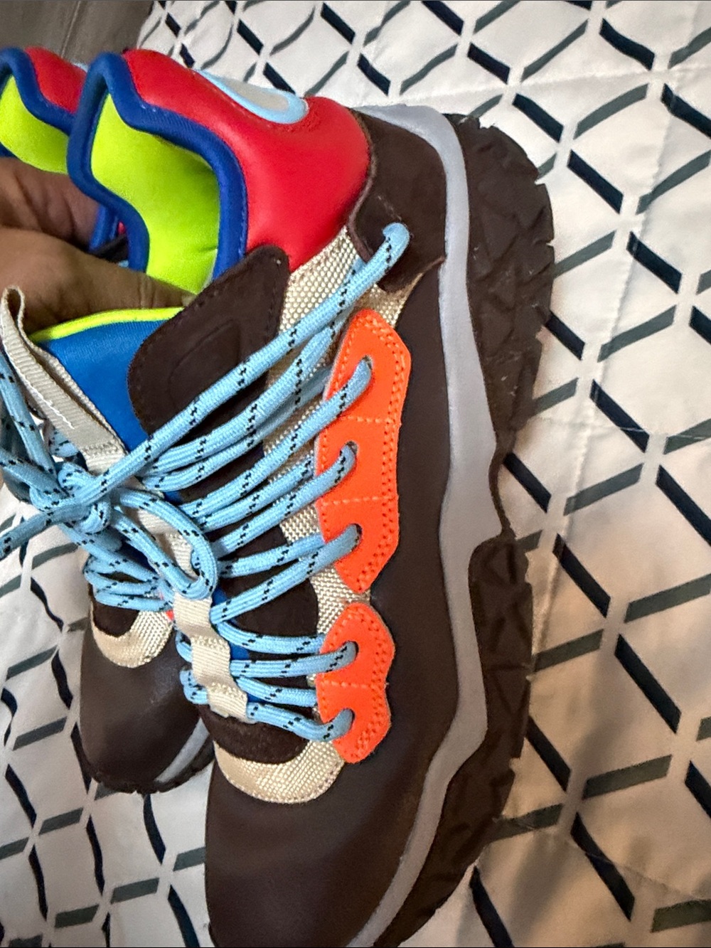 Champion Men’s Brown, Blue & Neon Yellow Trail Sneakers(se usaron solo 1 vez)